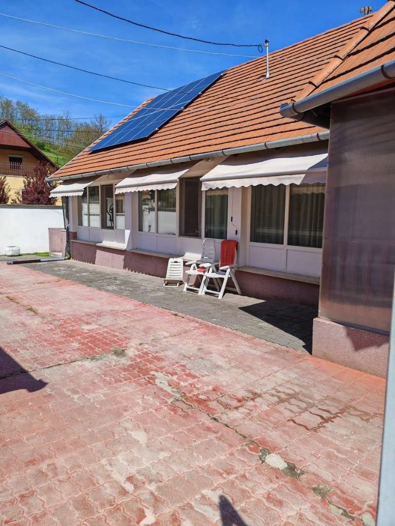 Hervorragendes Landhaus in sehr schöner Lage, hier stimmt alles! (AAA) Hervorragendes Landhaus in sehr schöner Lage, hier stimmt alles! (AAA)