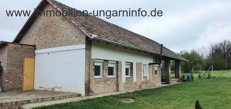 2 Einfamilienhäuser zu einem Preis in der Region Kaposvár zu verkaufen 2 Einfamilienhäuser zu einem Preis in der Region Kaposvár zu verkaufen