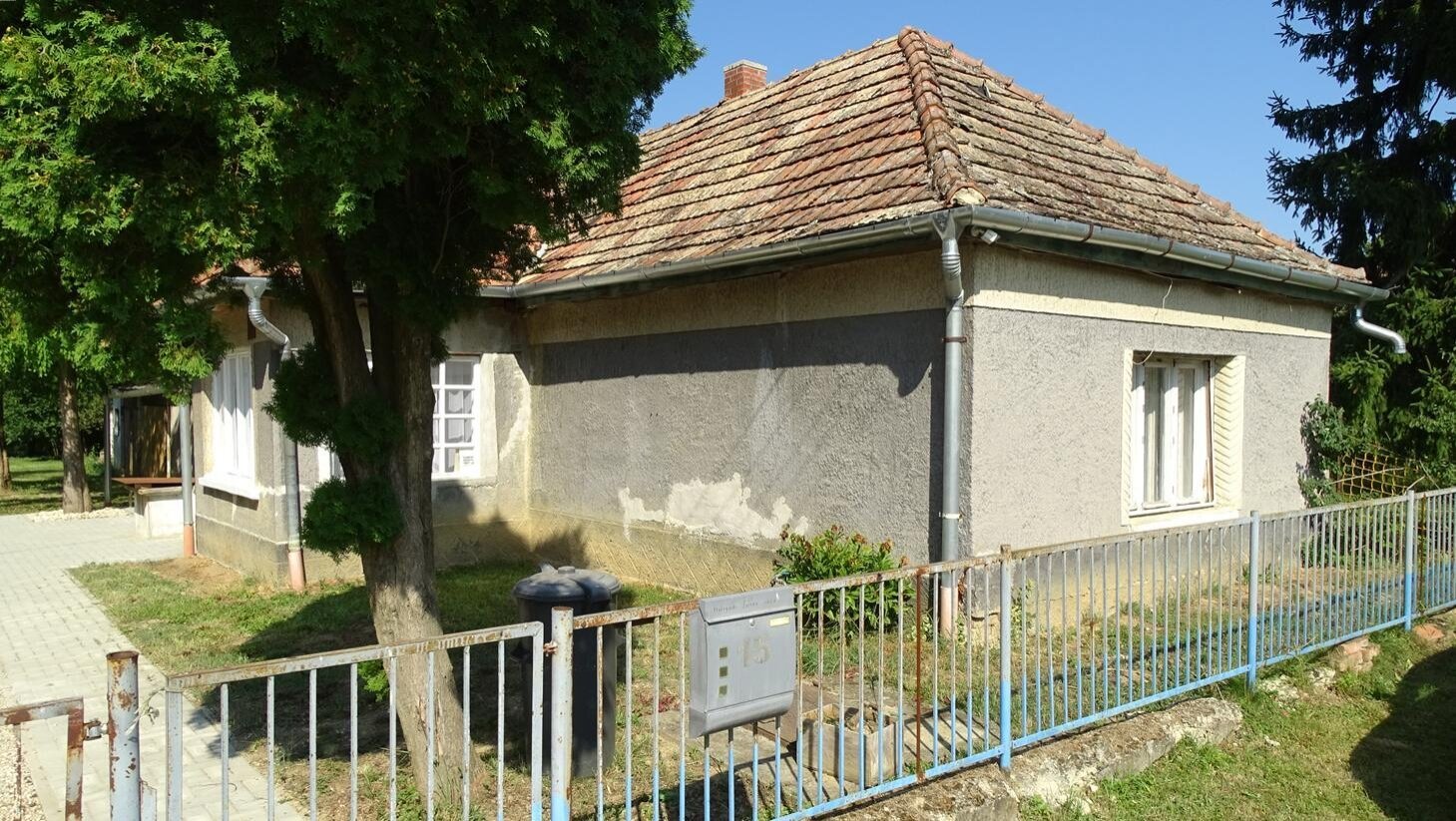 Teilrenoviertes Einfamilienhaus bei Pacsa Teilrenoviertes Einfamilienhaus bei Pacsa