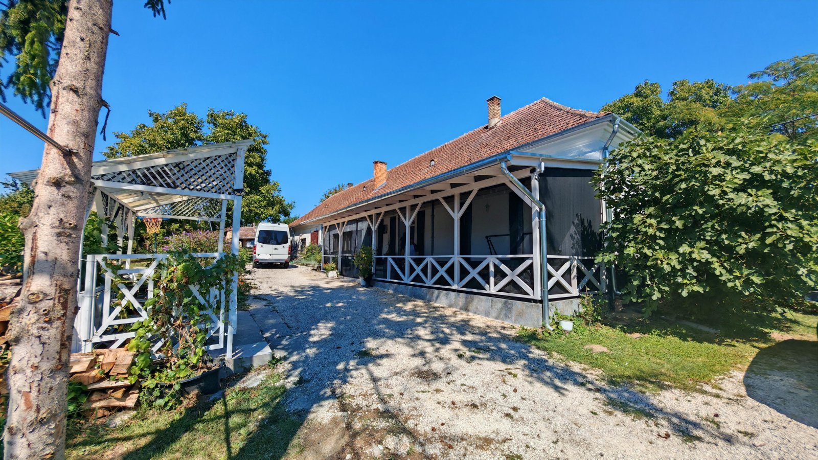 Traumanwesen in Ungarn: 25.800 m² Grundstück, 180 m² Wohnfläche - ideal für Pferdehaltung und Selbstversorger (AAA) Traumanwesen in Ungarn: 25.800 m² Grundstück, 180 m² Wohnfläche - ideal für Pferdehaltung und Selbstversorger (AAA)