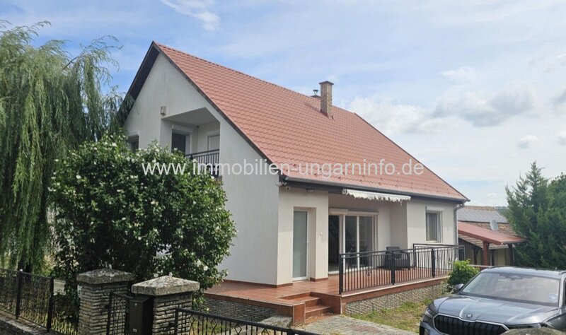 14 km vom Balaton entfernt, mehrgenerationenfähiges Einfamilienhaus in ausgezeichnetem Zustand zu verkaufen 14 km vom Balaton entfernt, mehrgenerationenfähiges Einfamilienhaus in ausgezeichnetem Zustand zu verkaufen