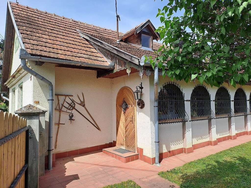 Traditionelles Arkadenhaus in Westungarn Nähe Österreich (AAA) Traditionelles Arkadenhaus in Westungarn Nähe Österreich (AAA)