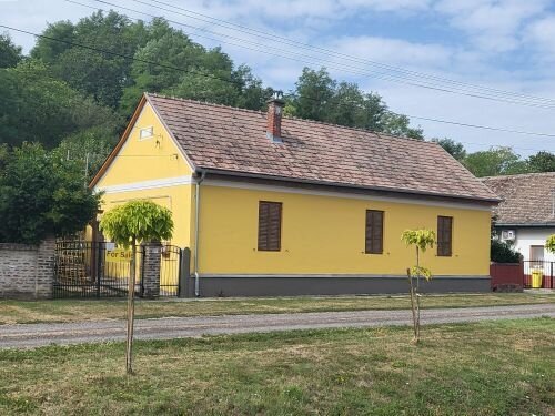 Charmantes Schwabenhaus mit kleinem Pool in Kisjakobfalva – Südungarn / Baranya Charmantes Schwabenhaus mit kleinem Pool in Kisjakobfalva – Südungarn / Baranya
