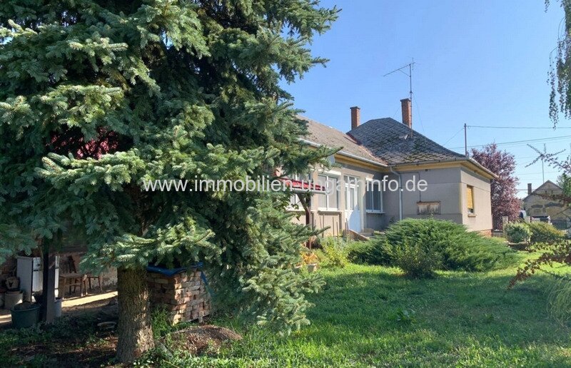 Einfamilienhaus mit 0,5 Hektar Grundstück zu verkaufen in Csokonyavisonta, bekannt für seine Thermalbäder  Einfamilienhaus mit 0,5 Hektar Grundstück zu verkaufen in Csokonyavisonta, bekannt für seine Thermalbäder