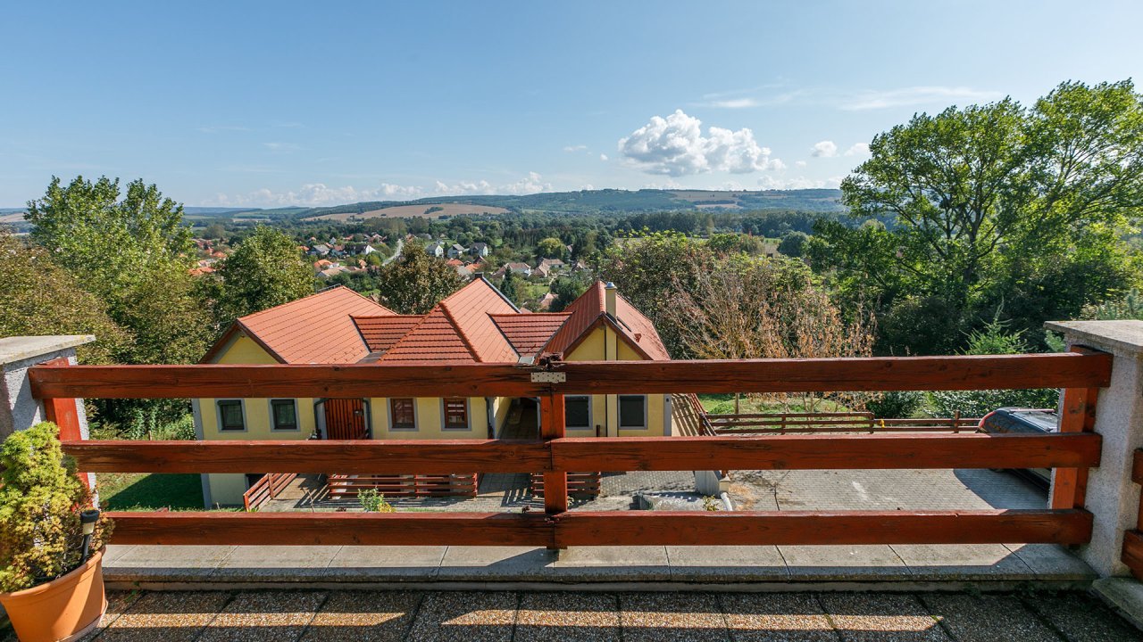 Gemütliches Apartement mit Weitblick über den Kurort Kehida (AAA) Gemütliches Apartement mit Weitblick über den Kurort Kehida (AAA)