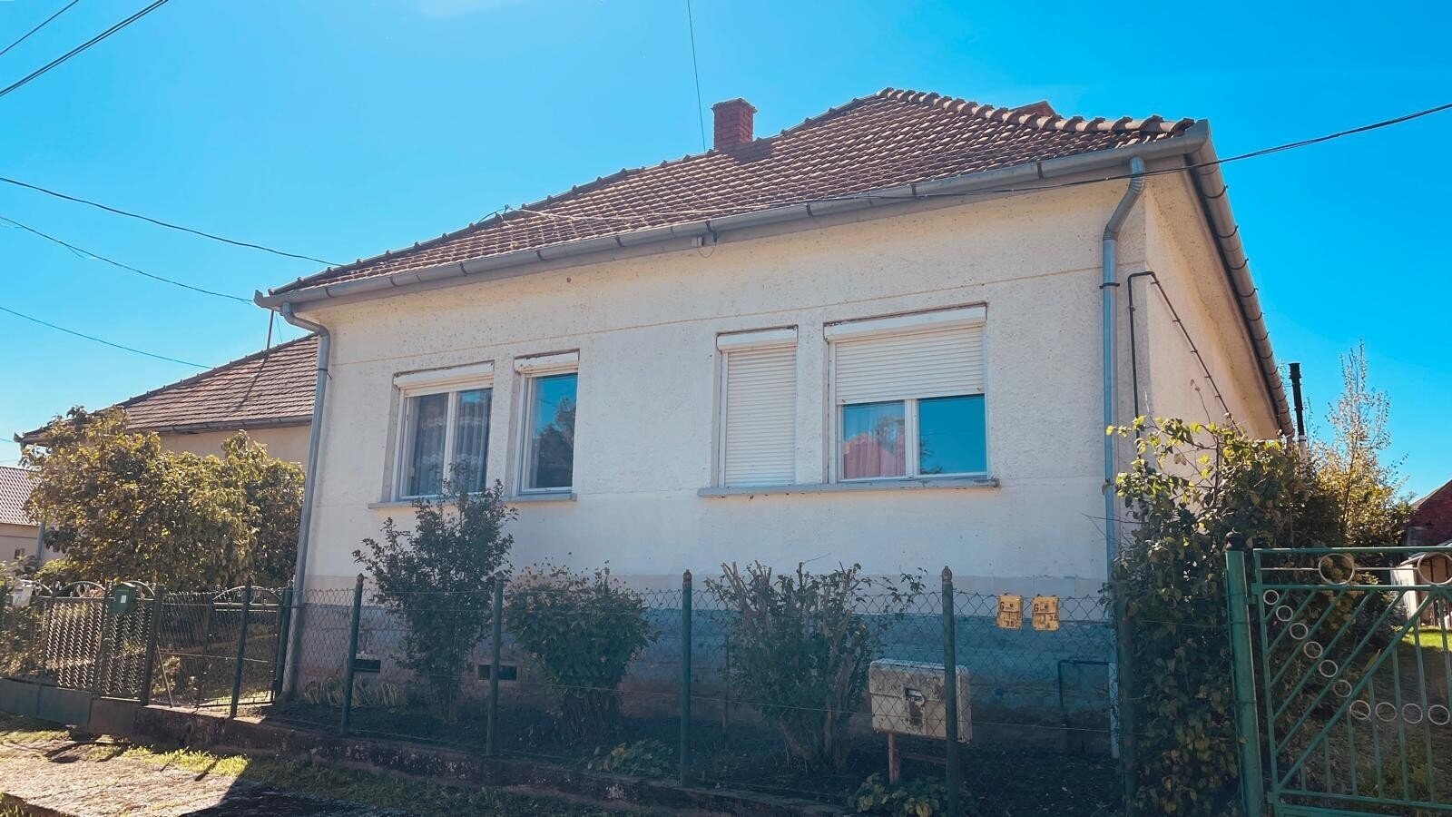 Großzügiges Landhaus in ruhiger Grenznähe mit riesigem Grundstück Großzügiges Landhaus in ruhiger Grenznähe mit riesigem Grundstück