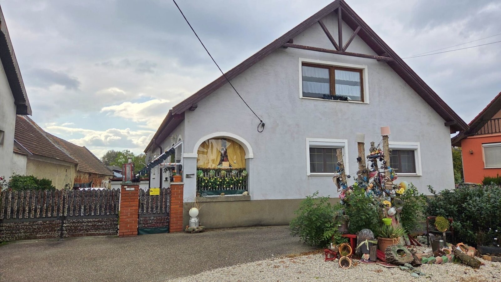 Großzügiges Landhaus mit eigenem Wald nahe Therme Großzügiges Landhaus mit eigenem Wald nahe Therme