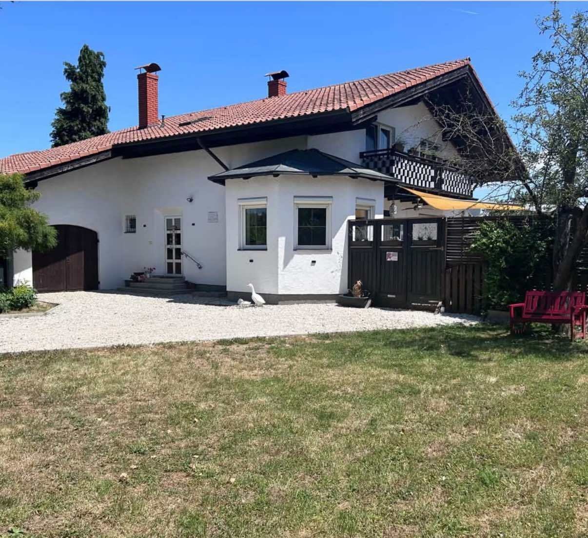 (AAA) Großes freistehendes Familienhaus mit Pool Nähe Österreich (AAA) Großes freistehendes Familienhaus mit Pool Nähe Österreich