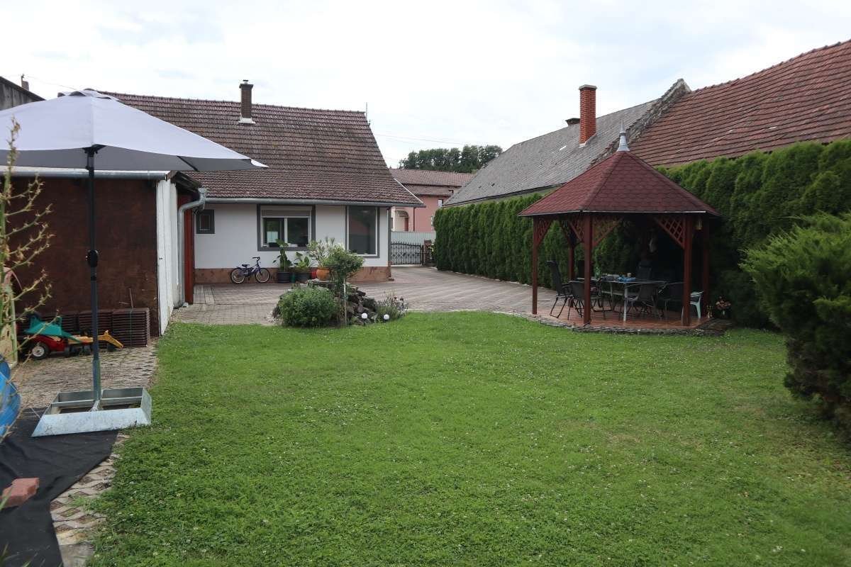 (AAA) Ansprechend renoviertes Haus in Grenznähe zu Österreich (AAA) Ansprechend renoviertes Haus in Grenznähe zu Österreich