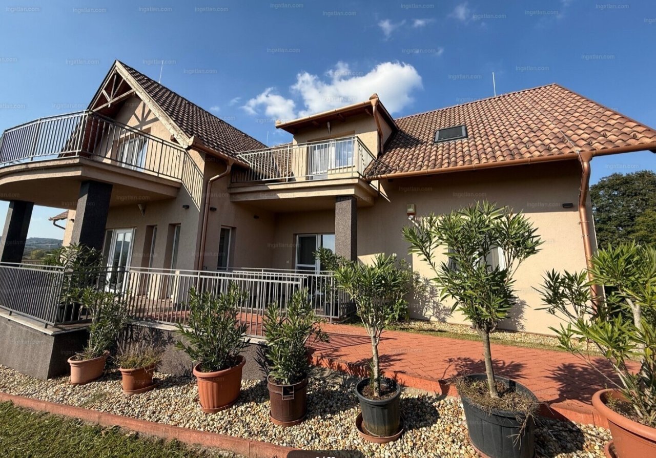 (AAA) Neuwertige Wohnung im Kurort mit Panoramablick / Erdgeschoss (AAA) Neuwertige Wohnung im Kurort mit Panoramablick / Erdgeschoss