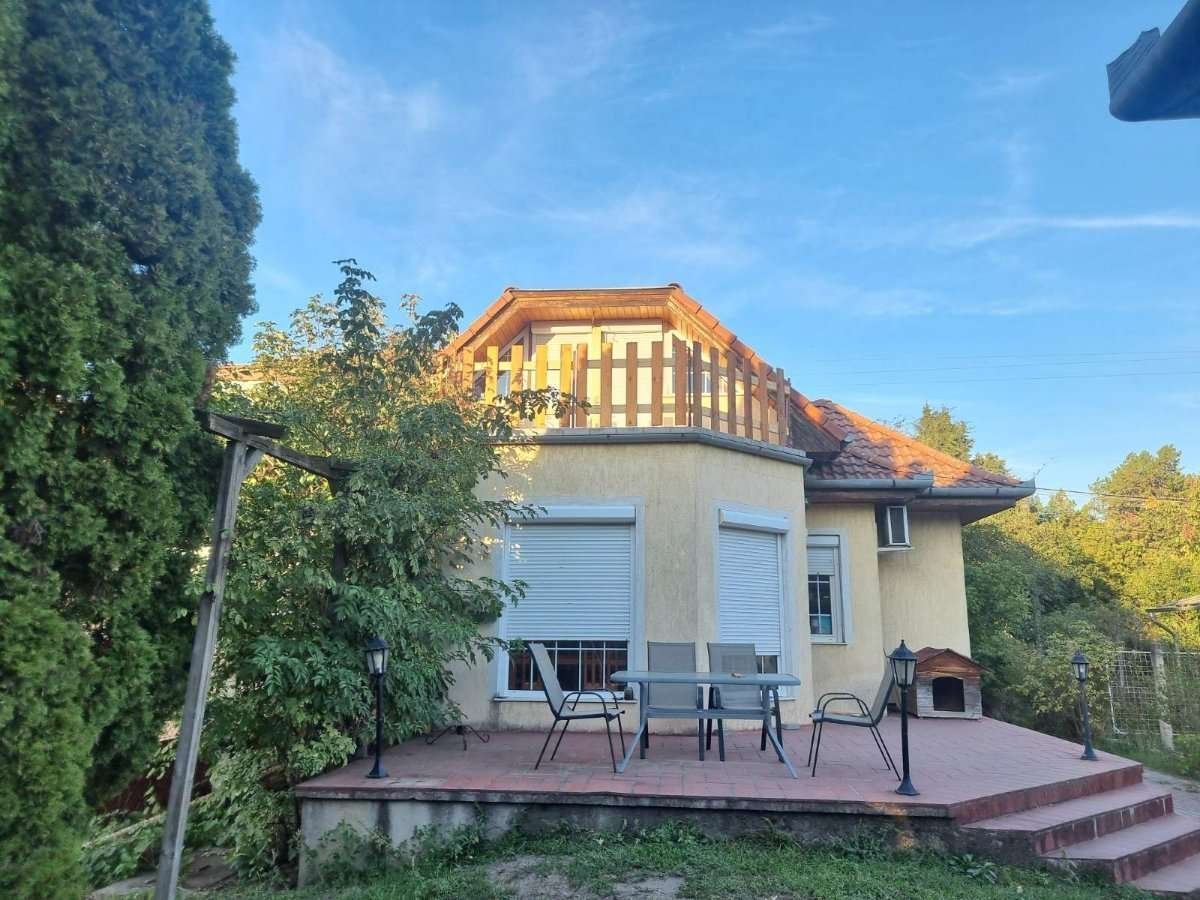 (AAA) Renoviertes Landhaus vor den Toren von Budapest (AAA) Renoviertes Landhaus vor den Toren von Budapest