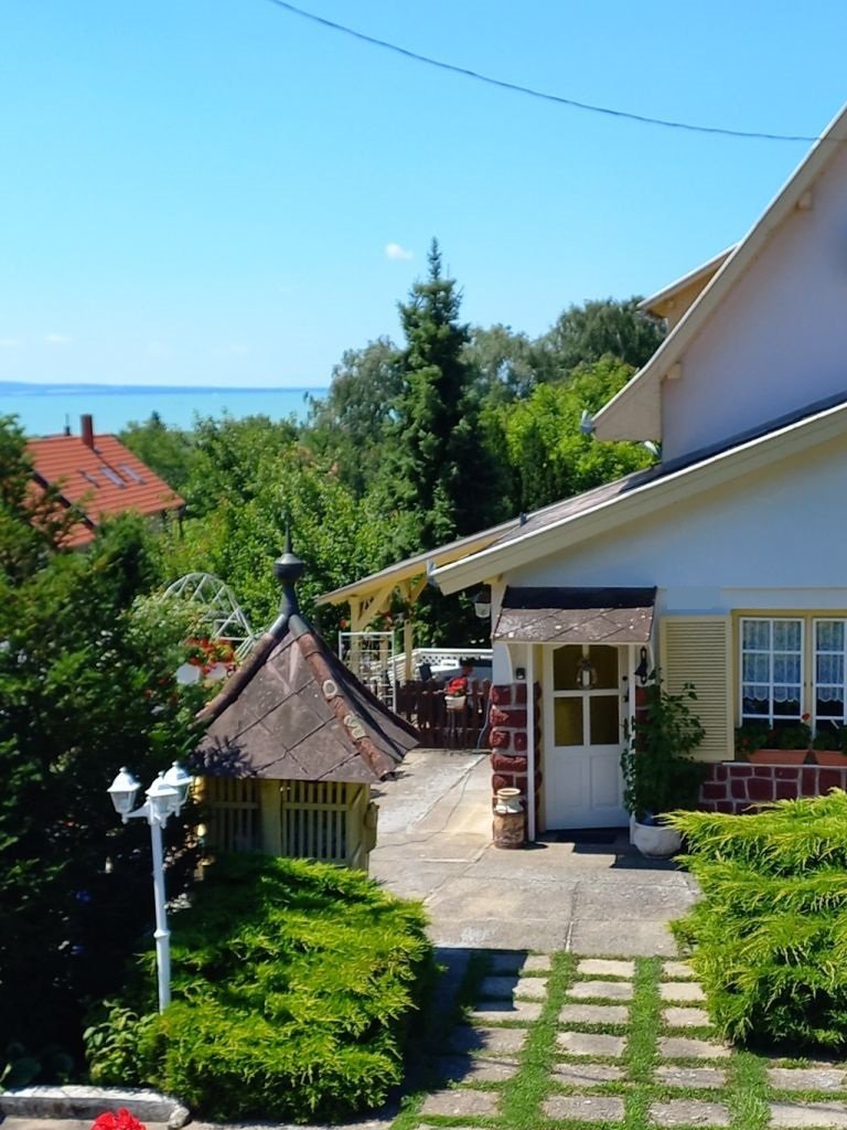 (AAA) Einzigartiges Haus am Nordufer des Balatons mit Pool (AAA) Einzigartiges Haus am Nordufer des Balatons mit Pool