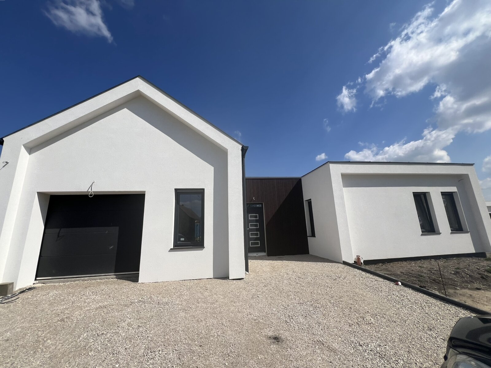 Neugebautes, energieeffizientes Panorama-Einfamilienhaus zu verkaufen! Neugebautes, energieeffizientes Panorama-Einfamilienhaus zu verkaufen!