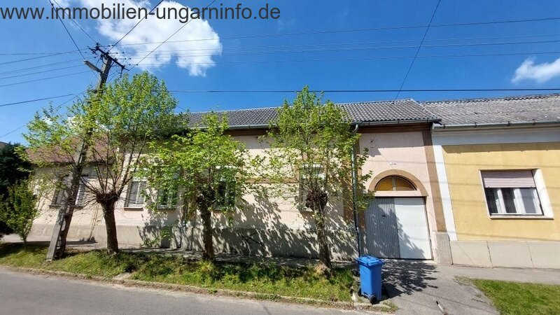 Einfamilienhaus mit 4 Schlafzimmern zu verkaufen in Kaposvár, ruhige Lage Einfamilienhaus mit 4 Schlafzimmern zu verkaufen in Kaposvár, ruhige Lage