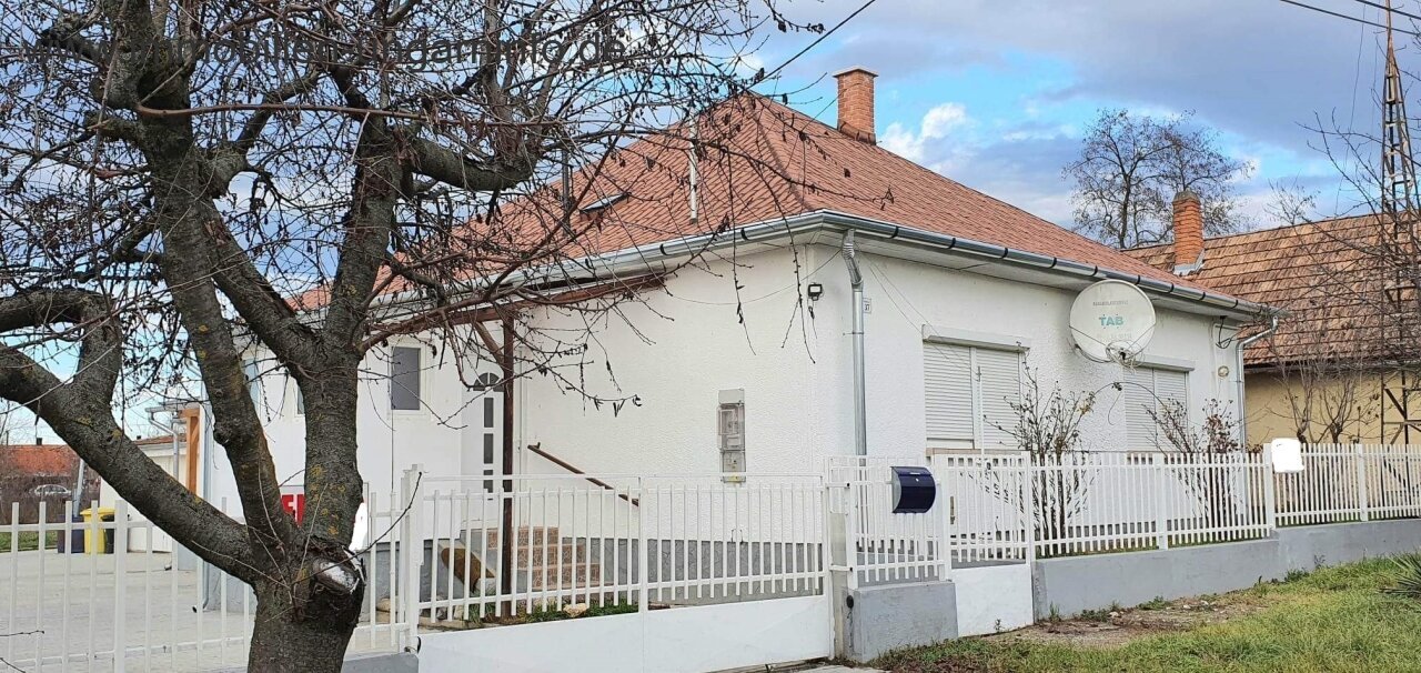 Renoviertes Einfamilienhaus 8 km südlich des Plattensees zu verkaufen Renoviertes Einfamilienhaus 8 km südlich des Plattensees zu verkaufen