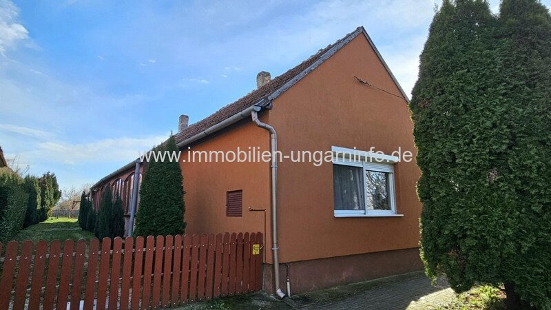 Kleines Stadthaus zu verkaufen 12 km vom Plattensee Kleines Stadthaus zu verkaufen 12 km vom Plattensee