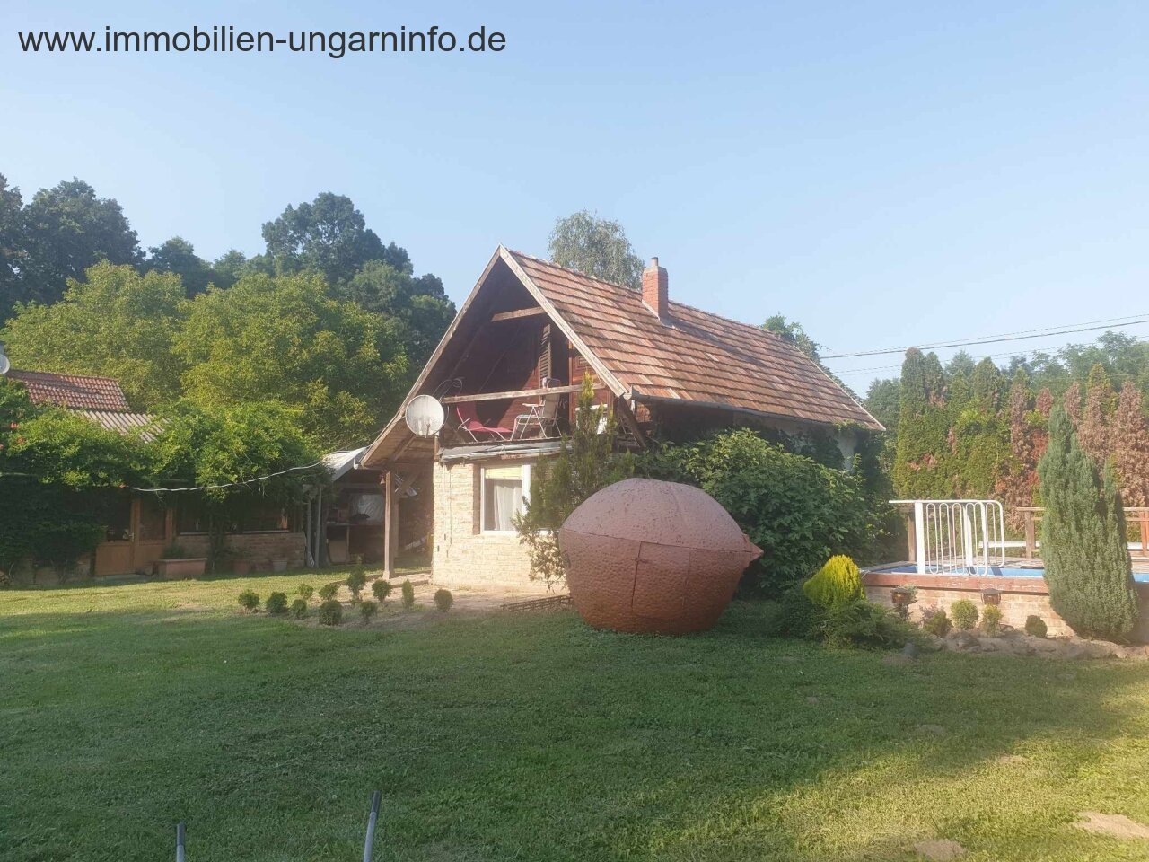 Zu verkaufen 3,2 Hektar großes Familienanwesen mit 3 Häusern, Pool, See, Wald Zu verkaufen 3,2 Hektar großes Familienanwesen mit 3 Häusern, Pool, See, Wald