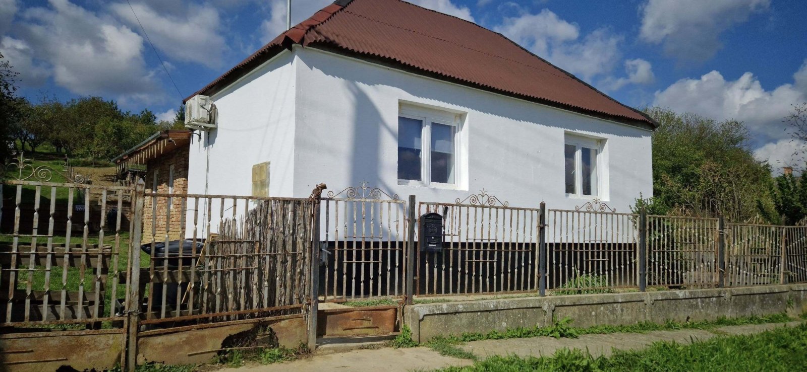 (ABA) Ein ideales kleines Zuhause für Natur- und Tierliebhaber (ABA) Ein ideales kleines Zuhause für Natur- und Tierliebhaber