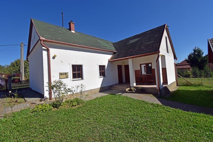 Bauernhaus in ruhiger Lage, großes Grundstück & Halle (BBA-FER0610) Bauernhaus in ruhiger Lage, großes Grundstück & Halle (BBA-FER0610)