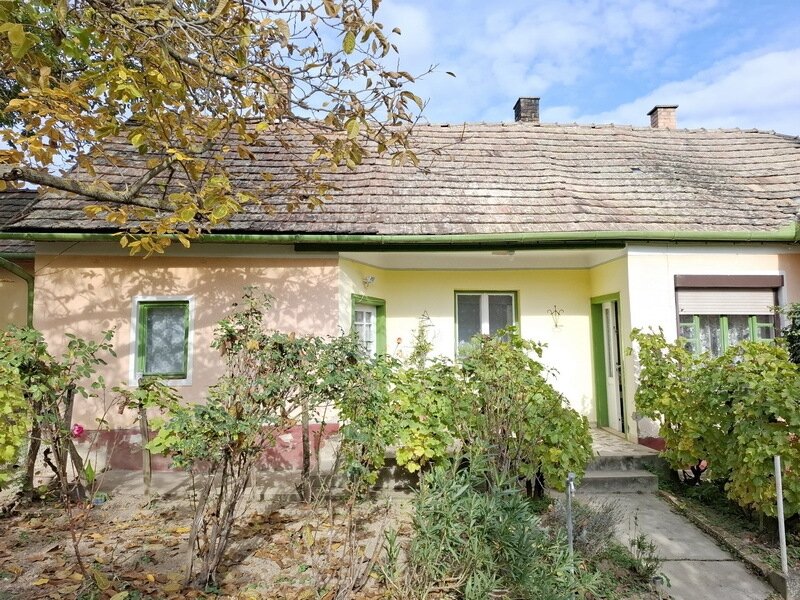 WOHNHAUS MIT KOMFORT, MIT GROSSEM GRUNDSTÜCK UND NEBENGEBAUDEN IN KÁNYA ZU VERKAUFEN WOHNHAUS MIT KOMFORT, MIT GROSSEM GRUNDSTÜCK UND NEBENGEBAUDEN IN KÁNYA ZU VERKAUFEN