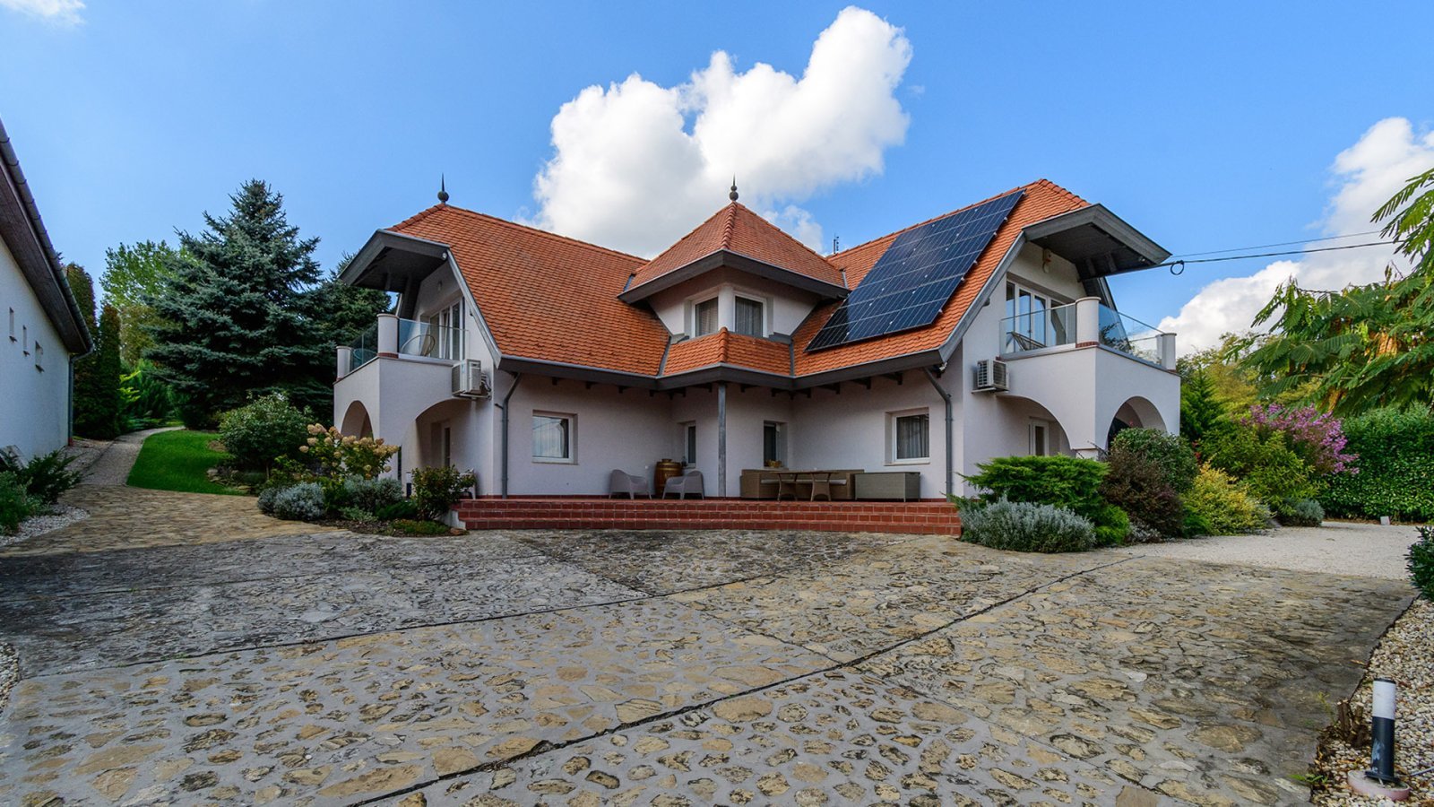 (AAA) Schönes Anwesen mit Ferienwohnungen oder Mehrgenerationenhaus (AAA) Schönes Anwesen mit Ferienwohnungen oder Mehrgenerationenhaus