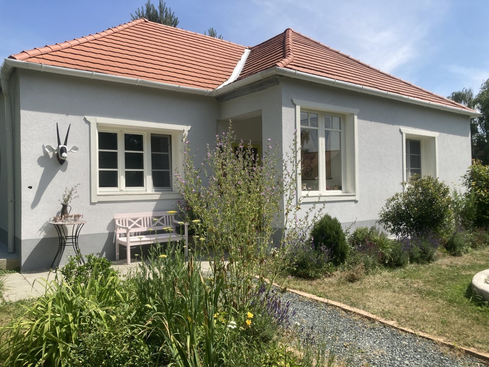 (AAA) Geschmackvoll eingerichtetes Einfamilienhaus in ruhiger Lage (AAA) Geschmackvoll eingerichtetes Einfamilienhaus in ruhiger Lage