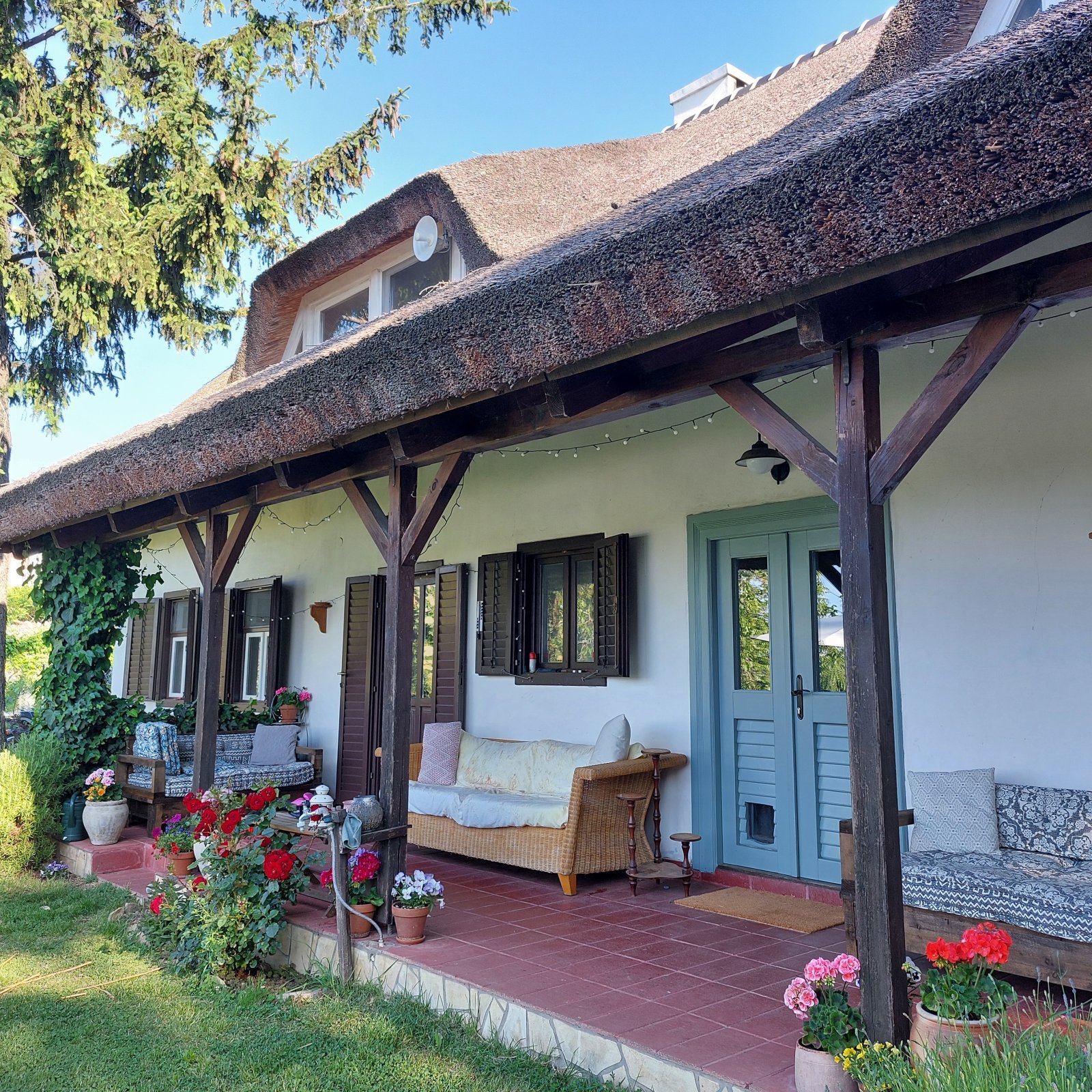 (AAA) Traumhaftes Anwesen für 2 Familien am Nordufer mit Balatonblick (AAA) Traumhaftes Anwesen für 2 Familien am Nordufer mit Balatonblick