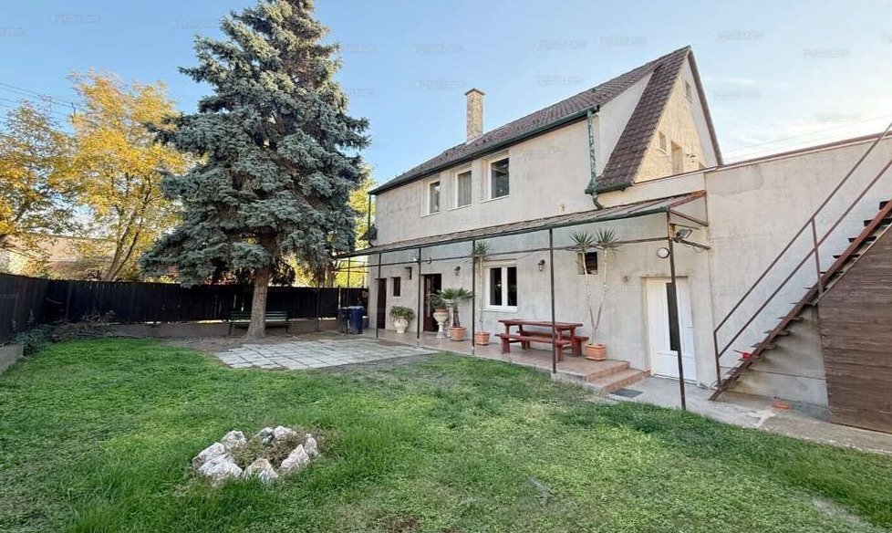 (ABA) Einfamilienhaus mit viel Platz in ausgezeichneter Umgebung (ABA) Einfamilienhaus mit viel Platz in ausgezeichneter Umgebung