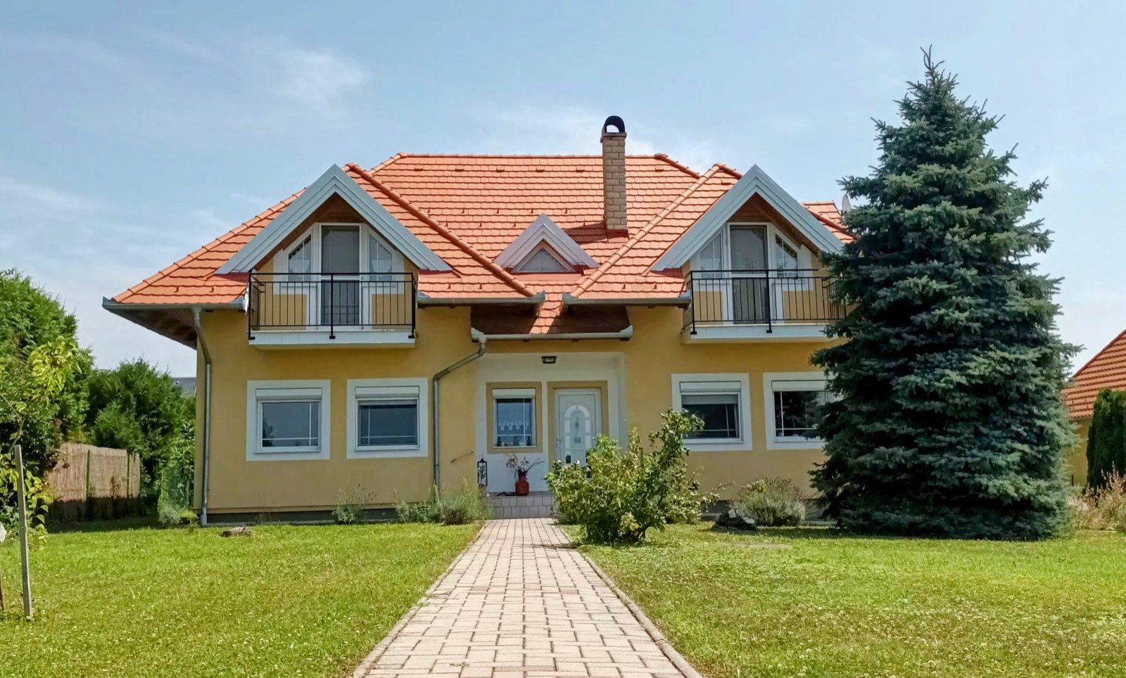 (AAA) Anspruchsvolles, zentral gelegenes Einfamilienhaus in excellentem Zustand (AAA) Anspruchsvolles, zentral gelegenes Einfamilienhaus in excellentem Zustand