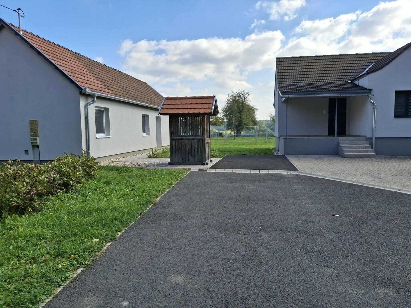 (AAA) Zwei kleine aber feine Einfamilienhäuser auf einem Grundstück (AAA) Zwei kleine aber feine Einfamilienhäuser auf einem Grundstück