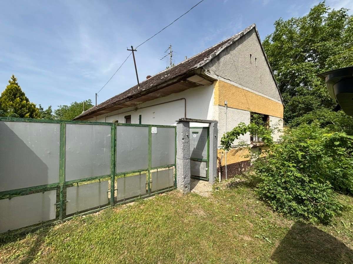 (ACA) Sanierungsbedürftiges Bauernhaus mit viel Potential bei Österreich (ACA) Sanierungsbedürftiges Bauernhaus mit viel Potential bei Österreich