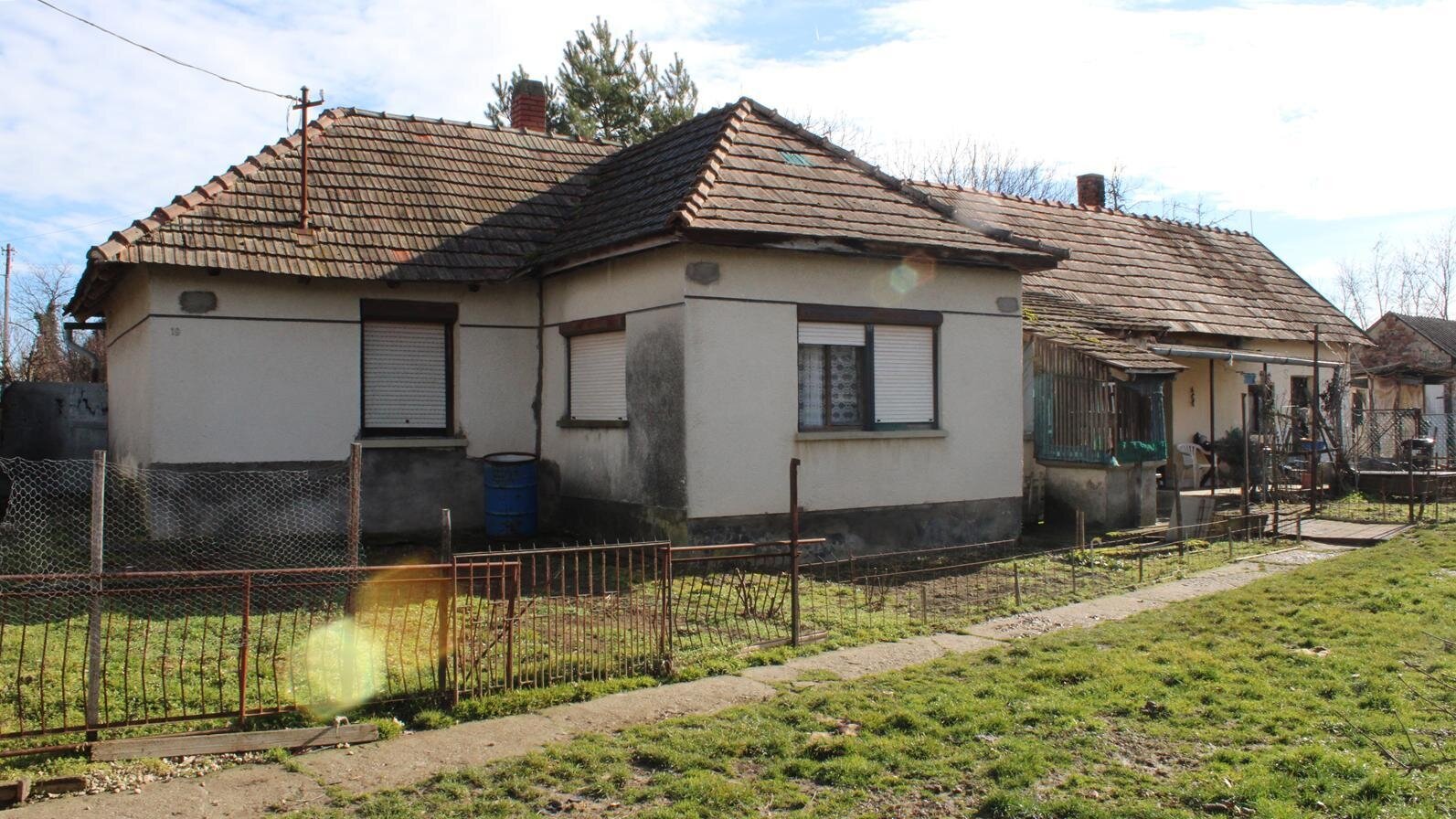 Renovierungsbedürftiges Bauernhaus bei Pacsa Renovierungsbedürftiges Bauernhaus bei Pacsa