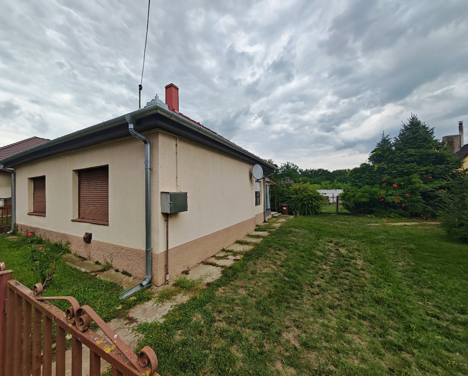 (BBA) Renovierungsbedürftiges Haus am Südufer des Balaton (BBA) Renovierungsbedürftiges Haus am Südufer des Balaton