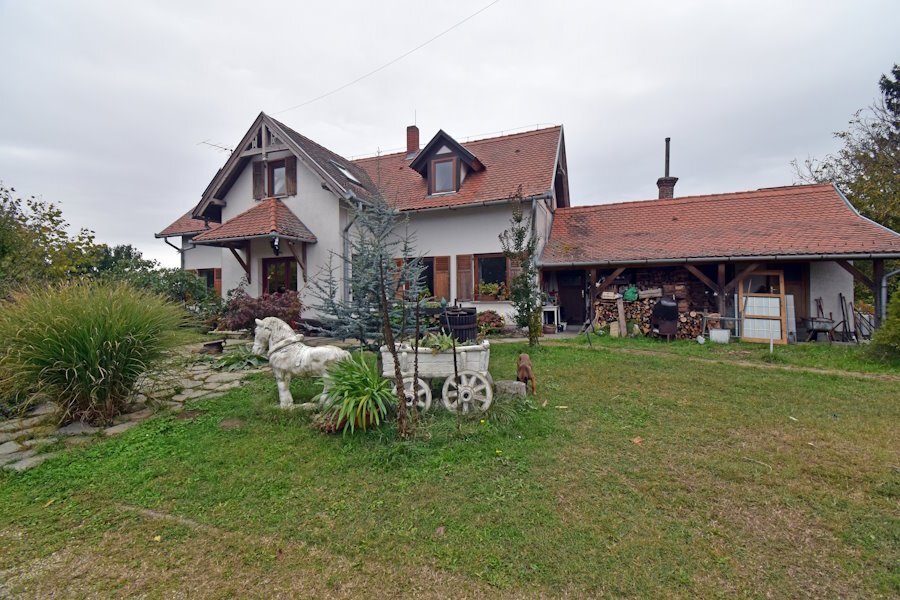 (AAA) Sehr schönes Landhaus & 2 Apartments Nähe Thermalbad (AAA) Sehr schönes Landhaus & 2 Apartments Nähe Thermalbad