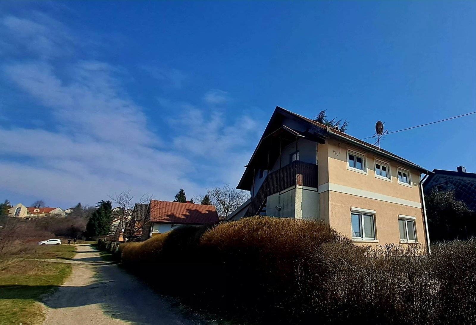 (AAA) Renoviertes Einfamilienhaus in ruhiger & doch zentraler Lage (AAA) Renoviertes Einfamilienhaus in ruhiger & doch zentraler Lage