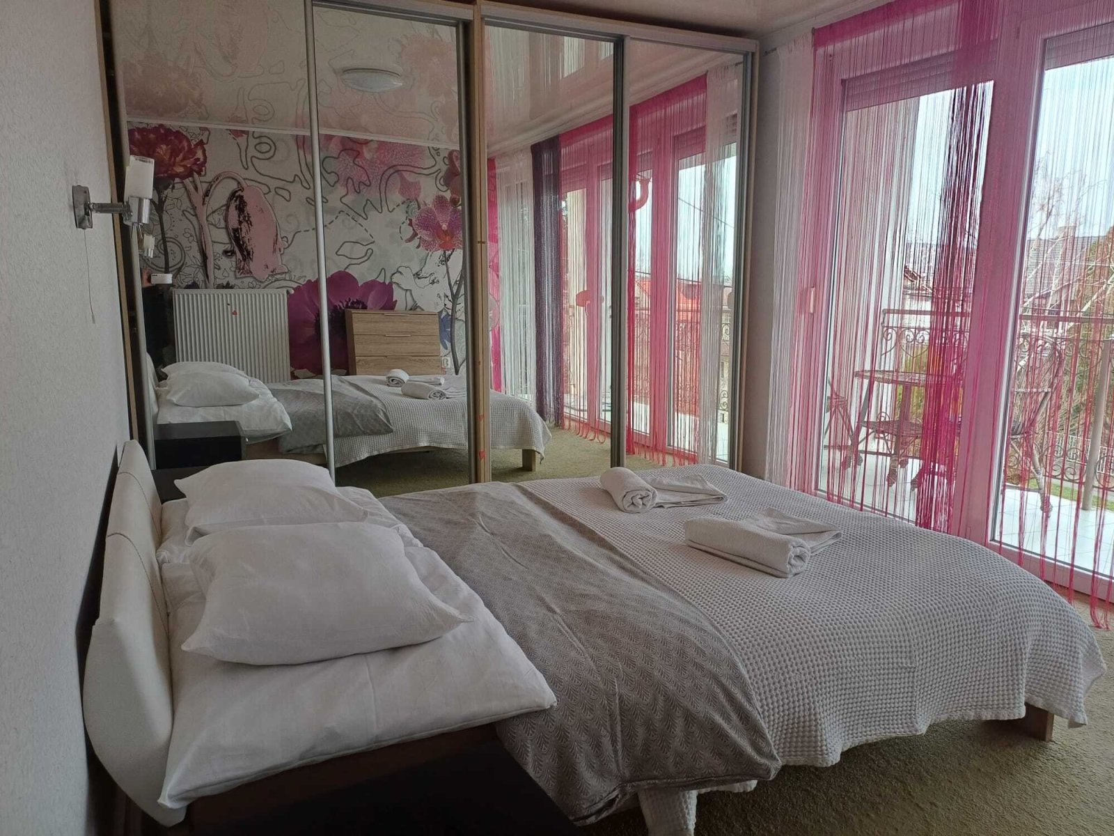 (AAA) 6 Apartments mit insgesamt 12 Zimmern (AAA) 6 Apartments mit insgesamt 12 Zimmern
