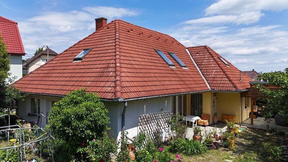 (ABA) Sehr geräumiges Haus in ruhiger, grünen Wohngegend (ABA) Sehr geräumiges Haus in ruhiger, grünen Wohngegend