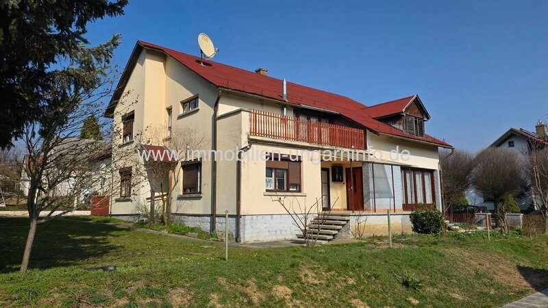 Familienhaus mit 9 Zimmern im Zentrum von Zalakaros zu verkaufen Familienhaus mit 9 Zimmern im Zentrum von Zalakaros zu verkaufen