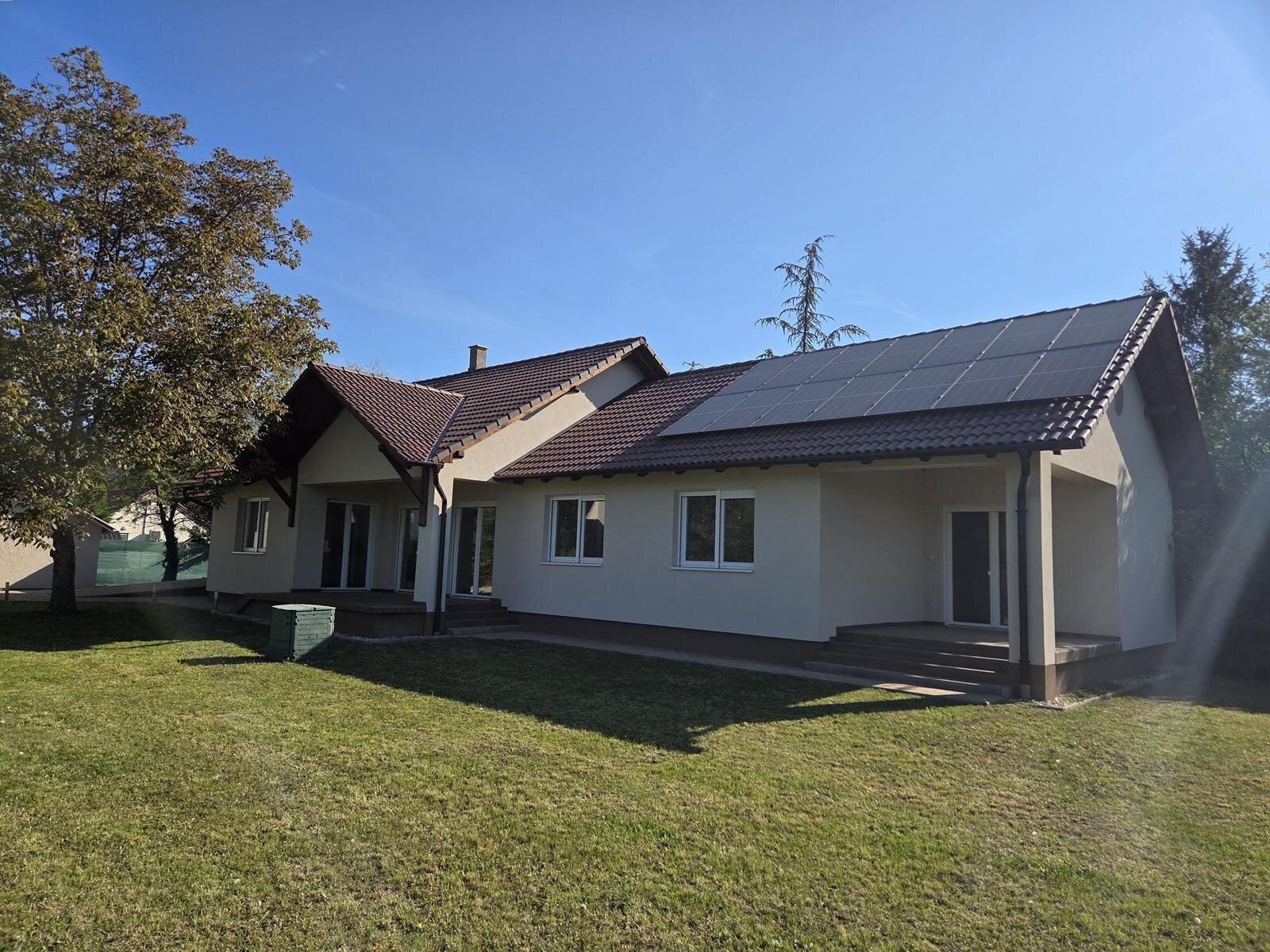 Neugebautes, modernes Einfamilienhaus nur rund 5 Minuten vom Balaton entfernt Neugebautes, modernes Einfamilienhaus nur rund 5 Minuten vom Balaton entfernt