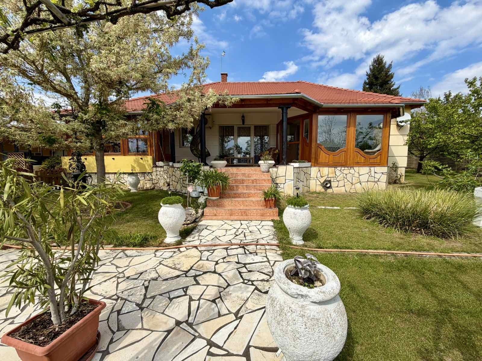 (AAA) Gemütliches Haus mit traumhaftem Garten am Nordufer des Balaton (AAA) Gemütliches Haus mit traumhaftem Garten am Nordufer des Balaton