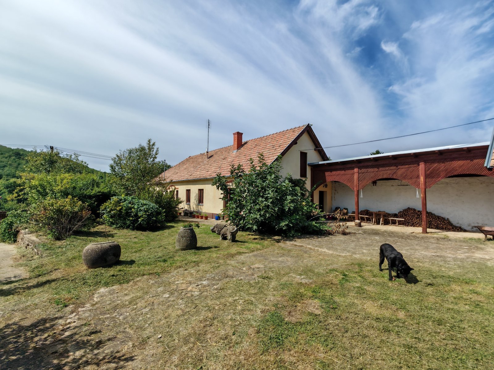 UNGARN: Traditionelles ungarisches Landhaus mit viel Atmosphäre und einem großen Grundstück (AAA) UNGARN: Traditionelles ungarisches Landhaus mit viel Atmosphäre und einem großen Grundstück (AAA)