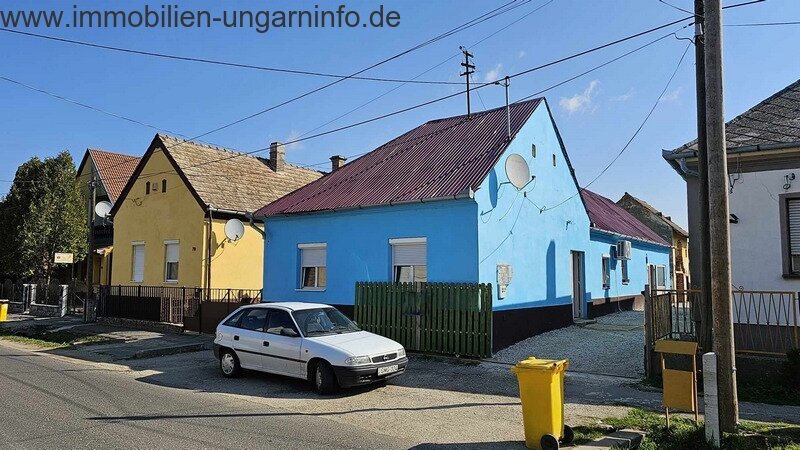 Renoviertes 4-Zimmer-Familienhaus in der Nähe des Plattensees Renoviertes 4-Zimmer-Familienhaus in der Nähe des Plattensees
