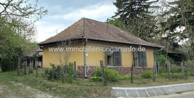 Weinberg in Öreglak (Komitat Somogy) - 2 zusammenhängende Grundstücke mit Haus und Wald Weinberg in Öreglak (Komitat Somogy) - 2 zusammenhängende Grundstücke mit Haus und Wald