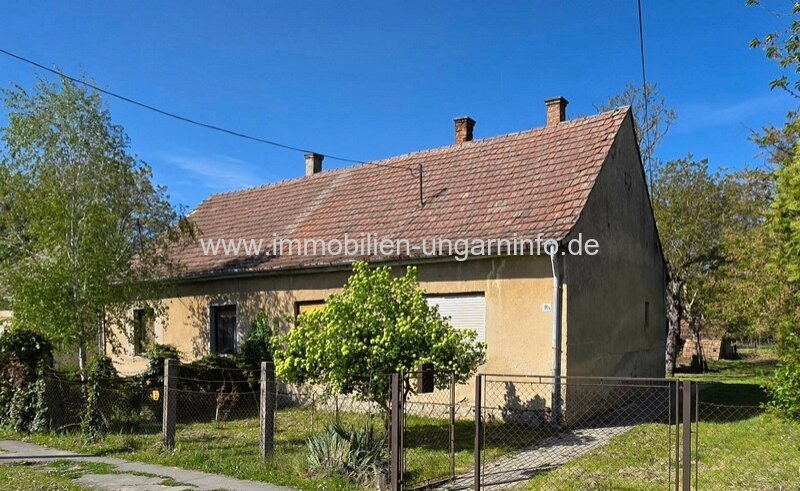 In Pusztakovácsi (Komitat Somogy) steht ein Doppelhaushälfte mit großem Grundstück zum Verkauf In Pusztakovácsi (Komitat Somogy) steht ein Doppelhaushälfte mit großem Grundstück zum Verkauf