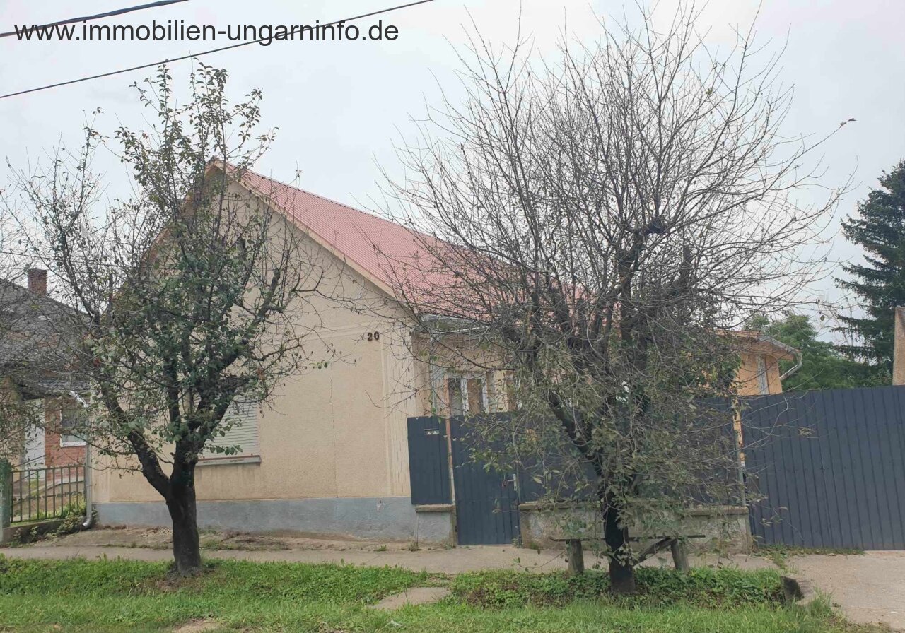 Einfamilienhaus in der Nähe von Kaposvár zu verkaufen Einfamilienhaus in der Nähe von Kaposvár zu verkaufen