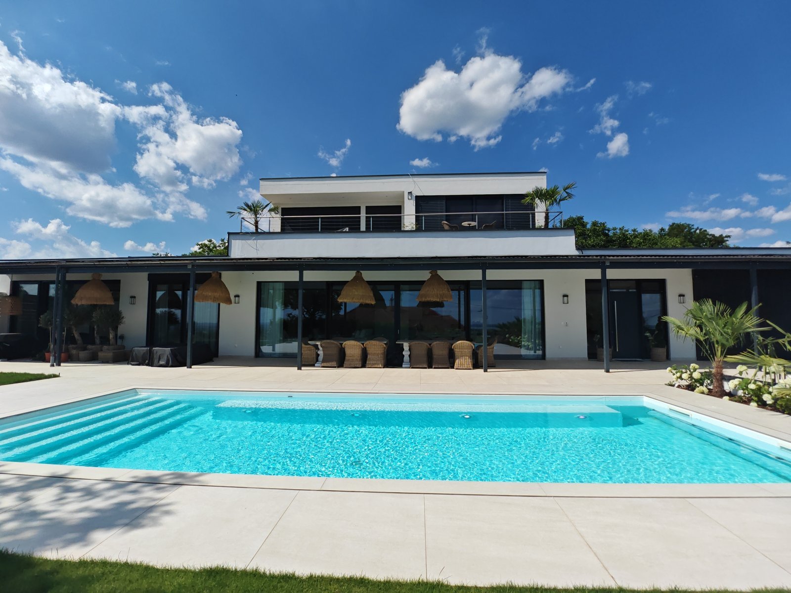 Traumhaftes Designer-Anwesen über dem Balaton mit Seeblick & eigenem Bootsliegeplatz Traumhaftes Designer-Anwesen über dem Balaton mit Seeblick & eigenem Bootsliegeplatz