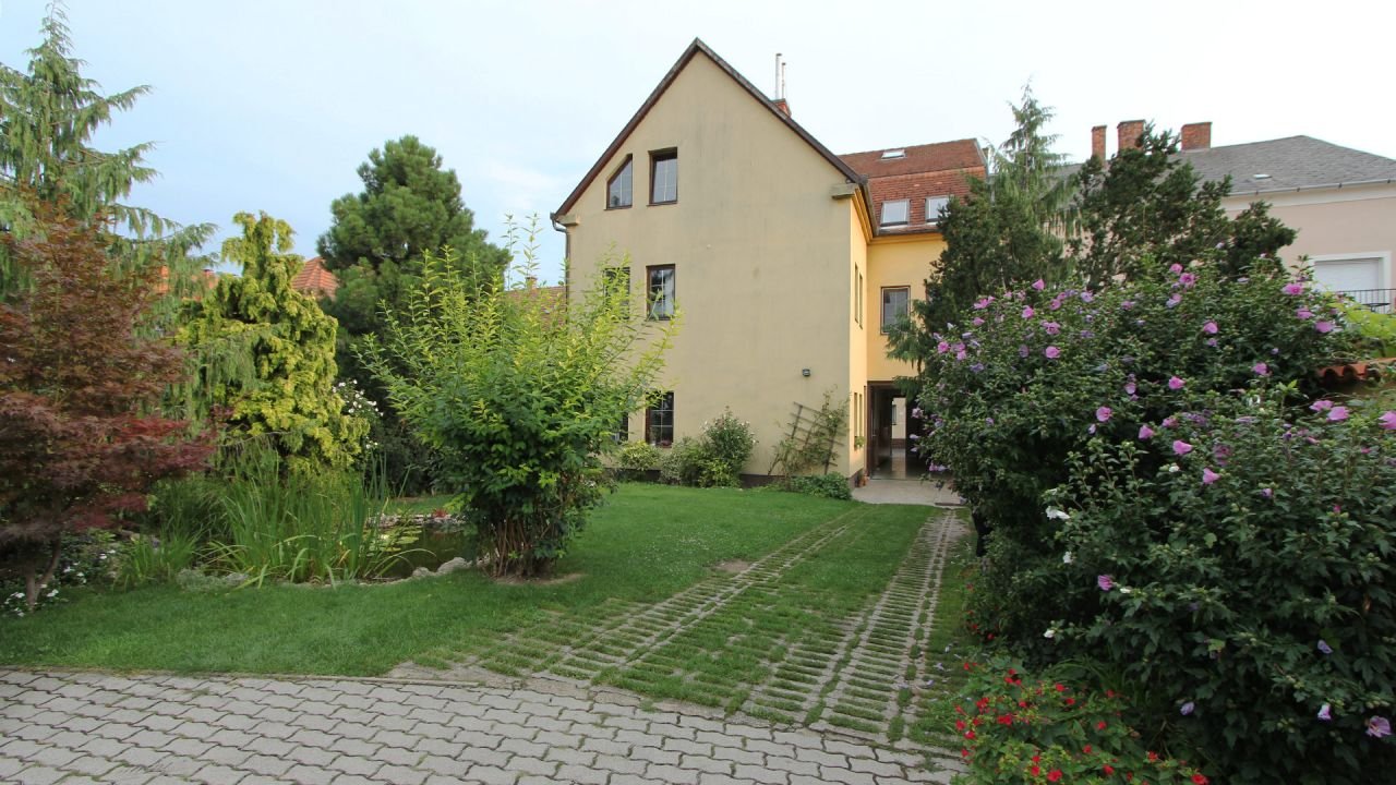 (ABA) Einfamilienhaus mit separaten Geschäftsräumen im Zentrum (ABA) Einfamilienhaus mit separaten Geschäftsräumen im Zentrum
