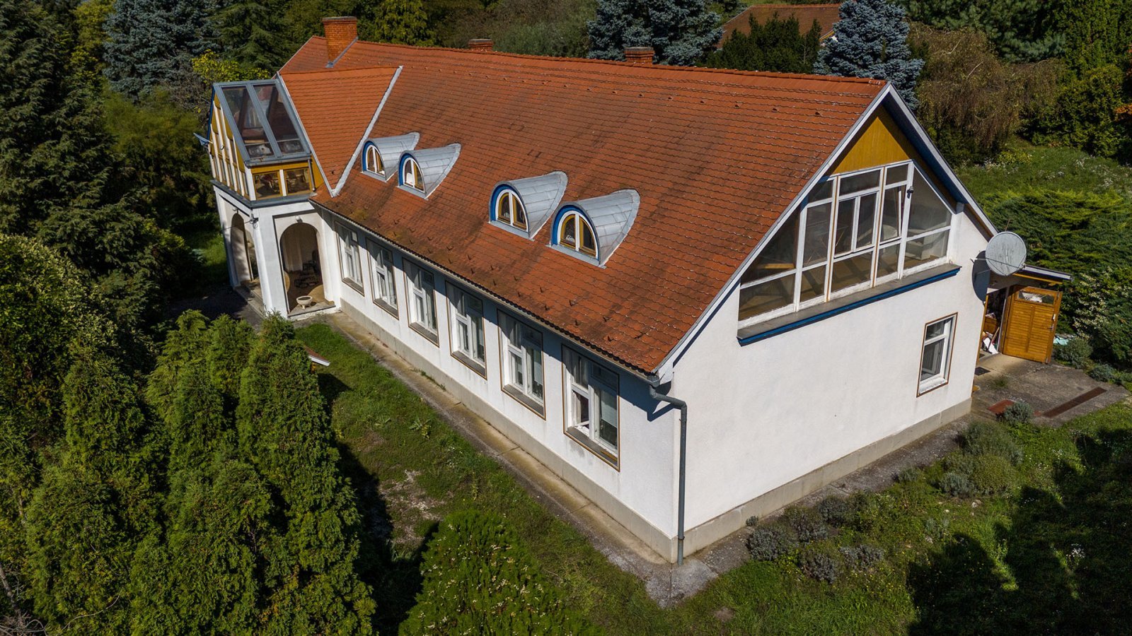 (AAA) Historisches Gebäude als Atelier, Seminarhaus oder großes Wohnhaus (AAA) (AAA) Historisches Gebäude als Atelier, Seminarhaus oder großes Wohnhaus (AAA)