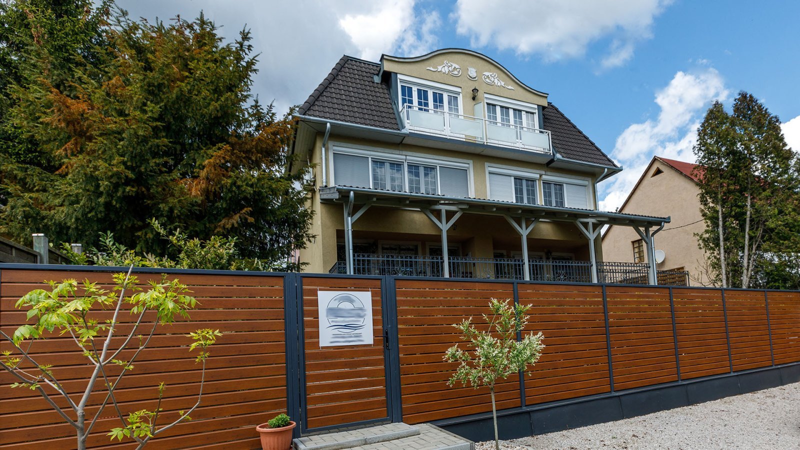 (AAA) Großes Stadthaus mit Balaton-Panorama und Geschäftsmöglichkeiten (AAA) Großes Stadthaus mit Balaton-Panorama und Geschäftsmöglichkeiten