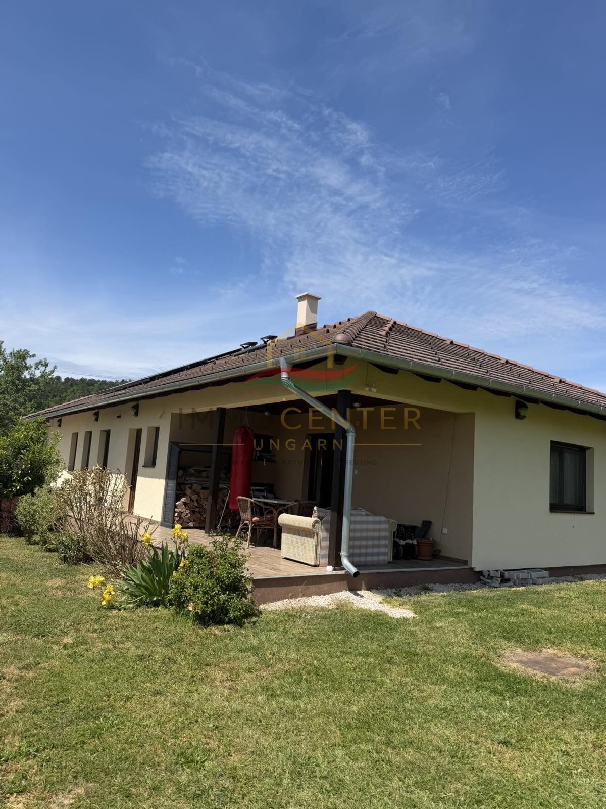 (AAA) Energieeffizienter Bungalow in ruhiger Wohngegend (AAA) Energieeffizienter Bungalow in ruhiger Wohngegend